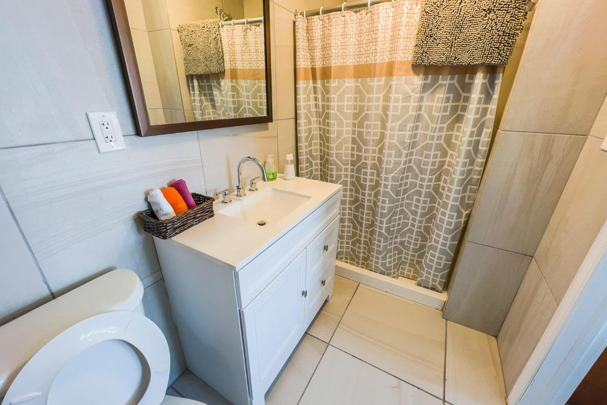 Large 6Br, 6 Bath In The City Of Niagara Falls Extérieur photo