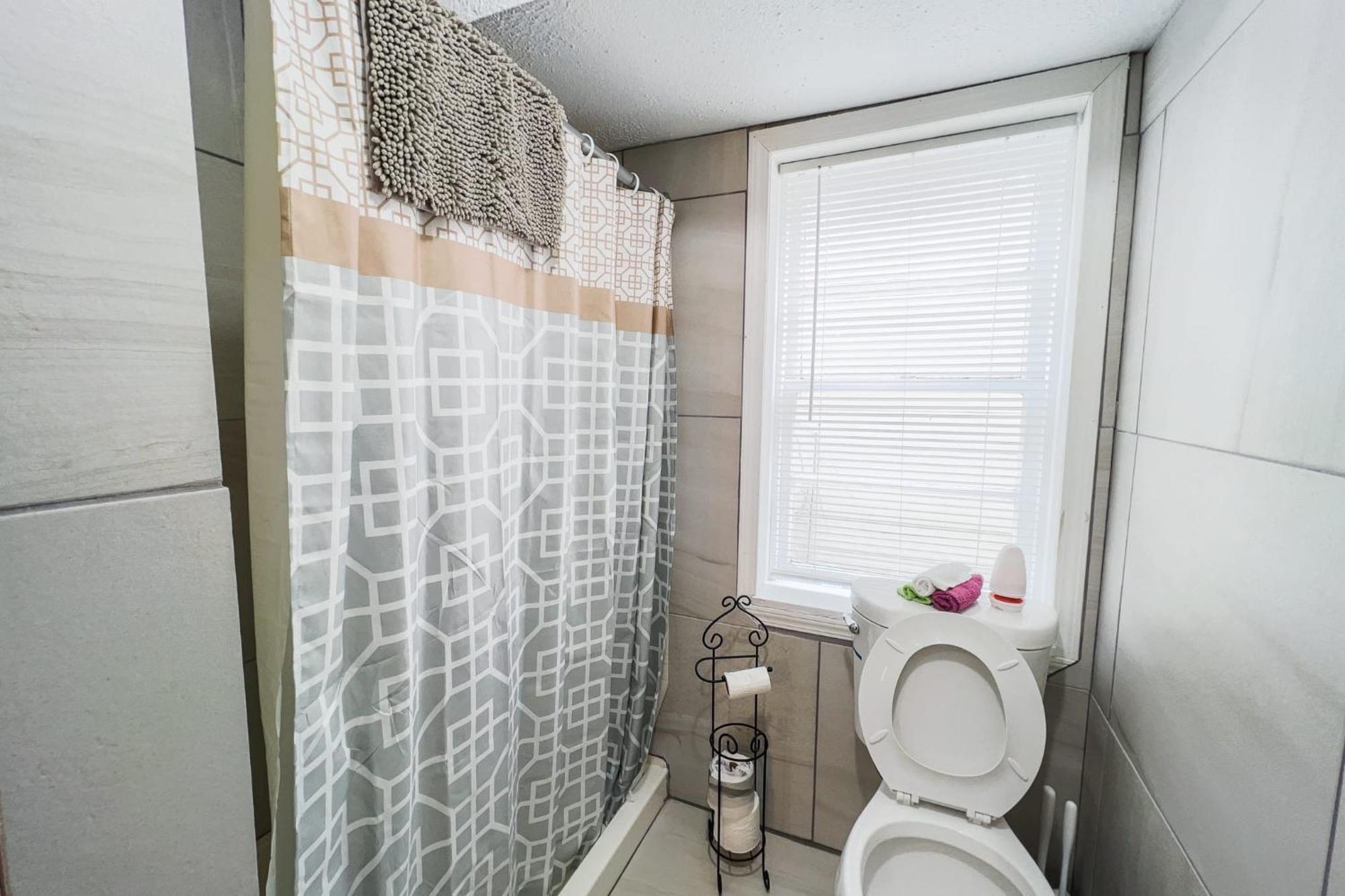 Large 6Br, 6 Bath In The City Of Niagara Falls Extérieur photo