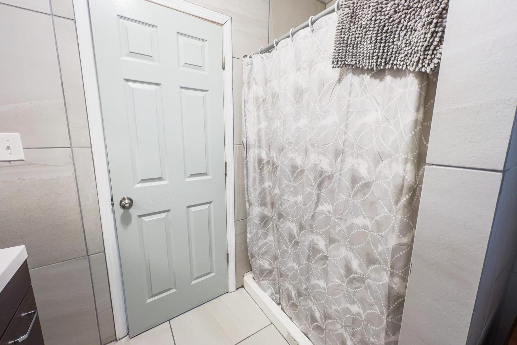 Large 6Br, 6 Bath In The City Of Niagara Falls Extérieur photo