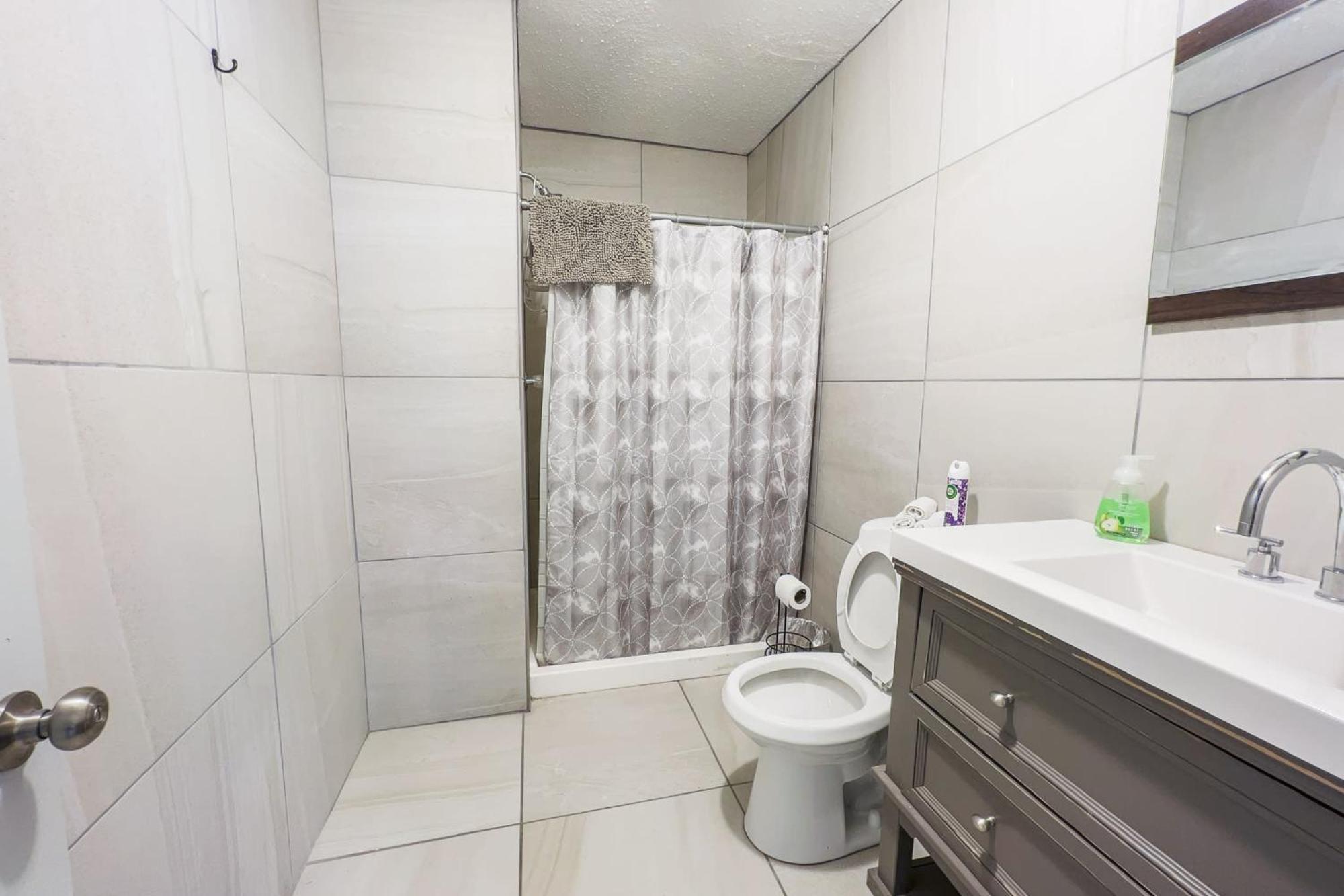 Large 6Br, 6 Bath In The City Of Niagara Falls Extérieur photo